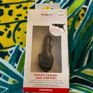 Verizon Vehicle Charger withUSB Port. Brand New in the Box. NWT